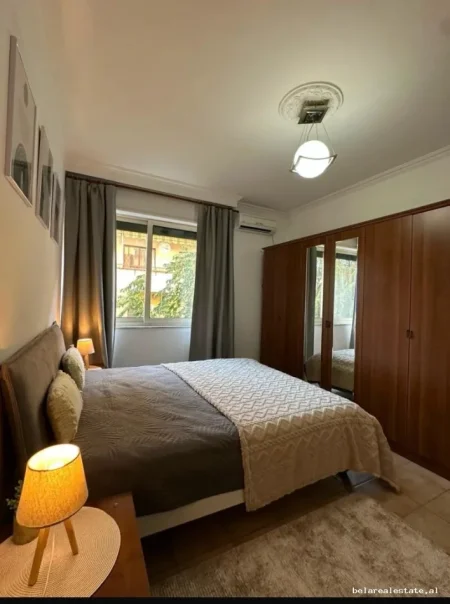 Tirane, jepet me qera apartament 1+1+Ballkon Kati 3, 70 m² 690 € (Qender)