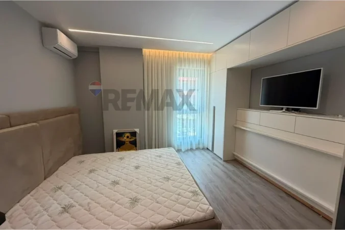 Tirane, jepet me qera apartament 1+1 Kati 1, (Bulevardi i Ri)