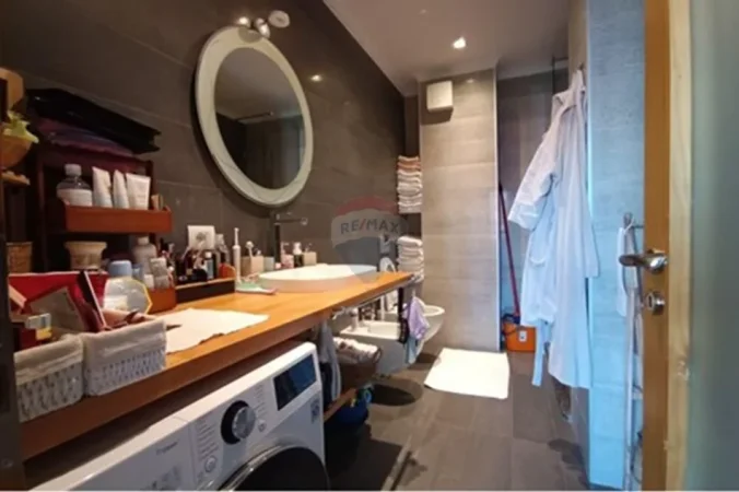Tirane, shitet apartament 1+1 Kati 6, 