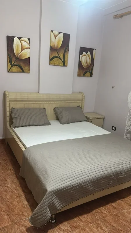 Tirane, jepet me qera apartament 2+1+Ballkon Kati 7, 90 m² 500 € (Laprake)