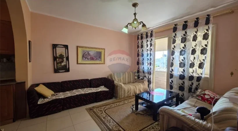 Vlore, shitet apartament 2+1 Kati 5, 90 m² 90.000 € (Rruga Ali Demi, Vlorë)