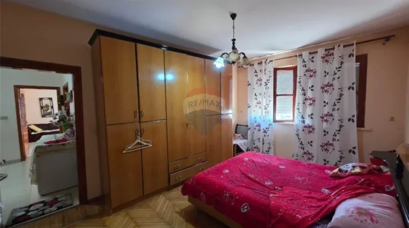 Vlore, shitet apartament 2+1 Kati 5, 90 m² 90.000 € (Rruga Ali Demi, Vlorë)
