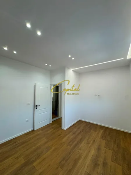 Tirane, jepet me qera apartament 2+1 Kati 4, 64 m² 168.000 € (PAZARI I RI)