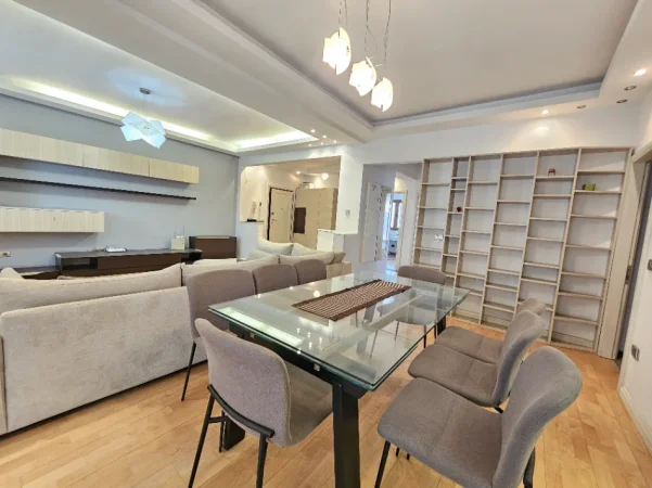 Tirane, shitet apartament 2+1+Ballkon Kati 7, 151 m² 410.000 € (Myslym Shyri)