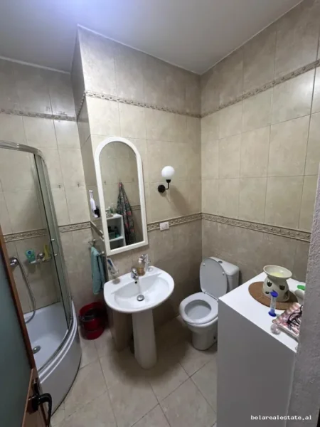 Tirane, jepet me qera apartament 2+1+Ballkon Kati 5, 90 m² 690 € (Panorama)