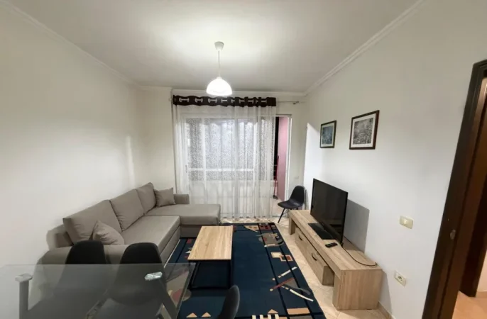 Tirane, jepet me qera apartament 1+1 Kati 5, 60 m² 400 € (Yzberisht)