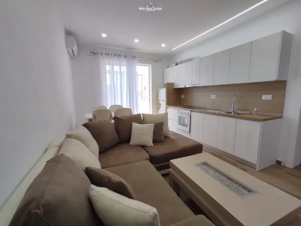 Tirane, jepet me qera apartament 2+1+Ballkon Kati 4, 75 m² 640 € (Pediatria)