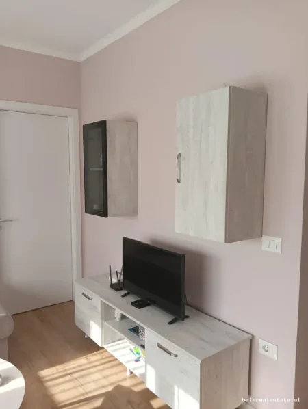 Tirane, jepet me qera apartament 1+1+Ballkon Kati 9, 60 m² 500 € (Don Bosko)