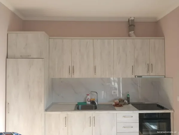 Tirane, jepet me qera apartament 1+1+Ballkon Kati 9, 60 m² 500 € (Don Bosko)