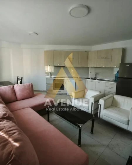 Tirane, jepet me qera apartament 2+1+Ballkon Kati 5, 93 m² 700 € (Rruga Vasil Shanto)