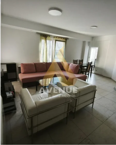 Tirane, jepet me qera apartament 2+1+Ballkon Kati 5, 93 m² 700 € (Rruga Vasil Shanto)