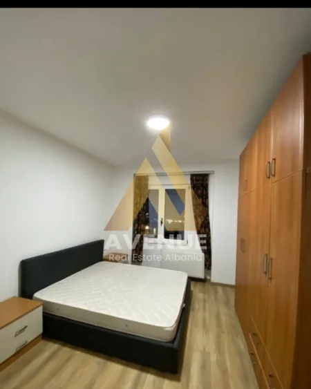 Tirane, jepet me qera apartament 2+1+Ballkon Kati 5, 93 m² 700 € (Rruga Vasil Shanto)