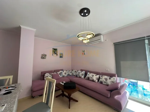 Tirane, shes apartament 2+1+Ballkon Kati 4, 90 m² 178.000 € (Rezidenca Platea)