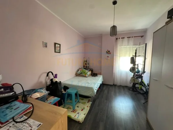 Shitet, Apartament 2+1+Verande, Fresku, Tirane. 0696069906
