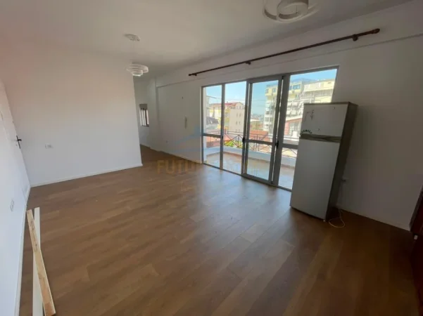 Tirane, shes apartament 1+1+Ballkon Kati 3, 73 m² 153.000 € (Kodra e Diellit)