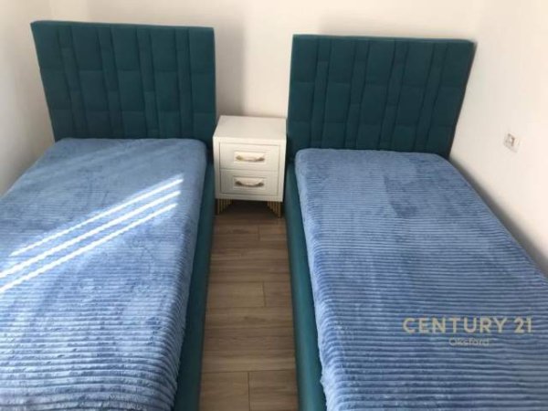 Tirane, jepet me qera apartament 2+1+BLK Kati 4, 91 m² 450 Euro (Stacioni i Trenit)