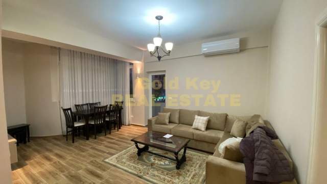 Durres, jepet me qera apartament 1+1+A+BLK Kati 3, 70 m² 300 Euro