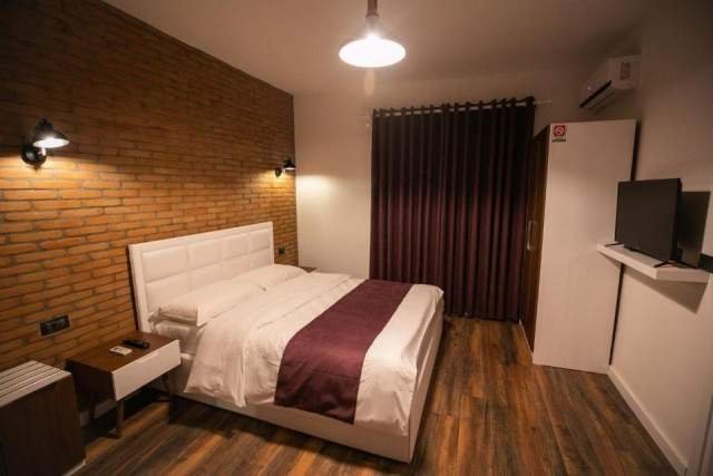 Tirane, shes hotel 500 m² 550.000 Euro (Kombinat)