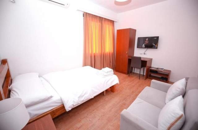 Tirane, shes hotel 500 m² 550.000 Euro (Kombinat)