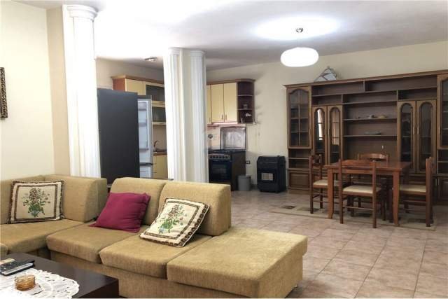 Tirane, jepet me qera apartament 1+1+BLK Kati 5, 85 m² 450 Euro (Blloku)
