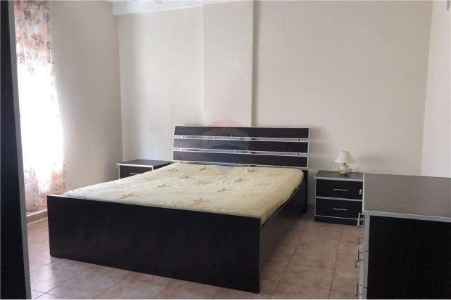 Tirane, jepet me qera apartament 1+1+BLK Kati 5, 85 m² 450 Euro (Blloku)