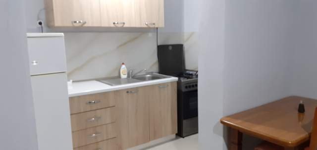 Tirane, jepet me qera apartament 1+1+A+BLK Kati 5, 61 m² 35.000 Leke (Rruga Ferit xhajko)