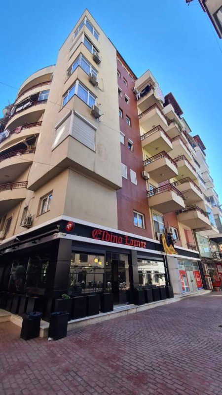 Tirane, shes lokal Kati 0, 422 m² 500.000 Euro (Kodra e Diellit)