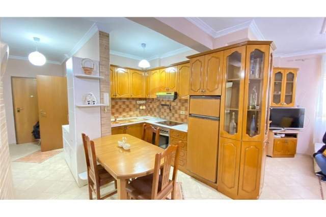 Tirane, jepet me qera 600 Euro