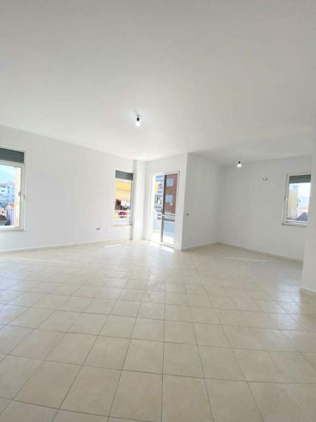 Shitet apartament 2+1, 124 m2 tek vasil shanto!