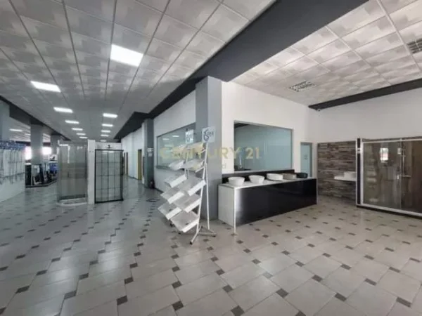 SHITET GODINE MULTIFUNKSIONALE  3.000 m² 780.000 Euro, 2 Kate