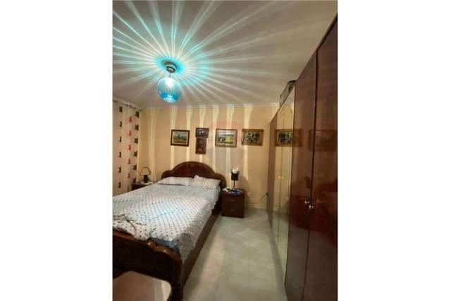 Tirane, jepet me qera apartament 2+1 Kati 1, 85 m² 45.000 Leke (Rruga e Elbasanit)