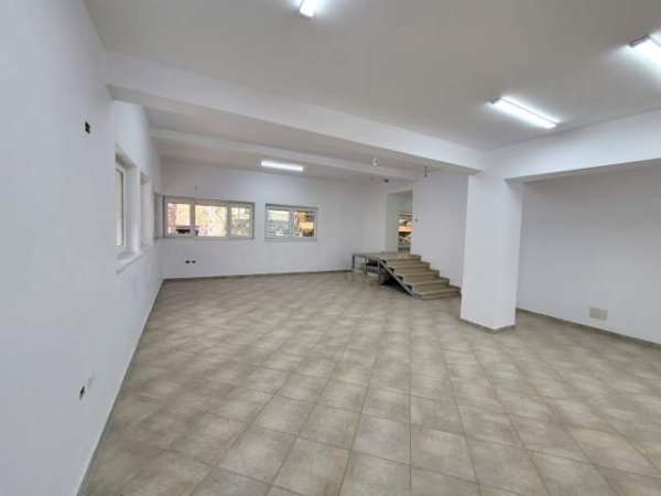 Tirane, jepet me qera zyre Kati 1, 220 m² 1.700 Euro (Myslym Shyri)