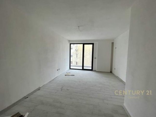 Tirane, shiten 2  garsoniere  Kati 5, 77 m² 79.400 Euro (Fusha e Aviacionit)