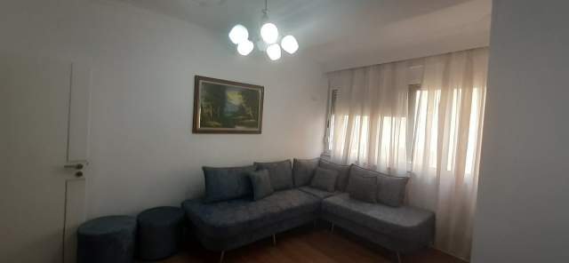 Tirane, jepet me qera 2+1 650 Euro