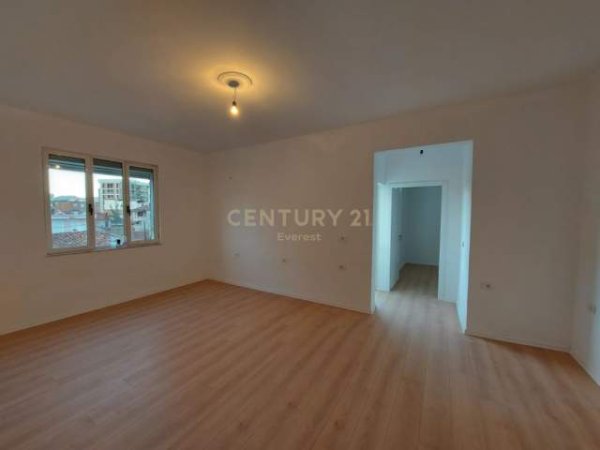 Tirane, shitet apartament te PAZARI I RI, Kati 3, 70 m² 95.000 Euro