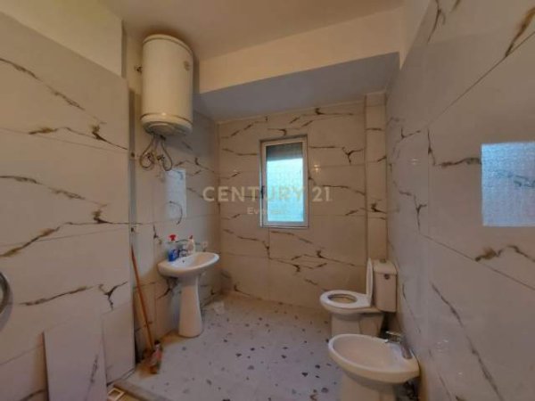 Tirane, shitet apartament te PAZARI I RI, Kati 3, 70 m² 95.000 Euro