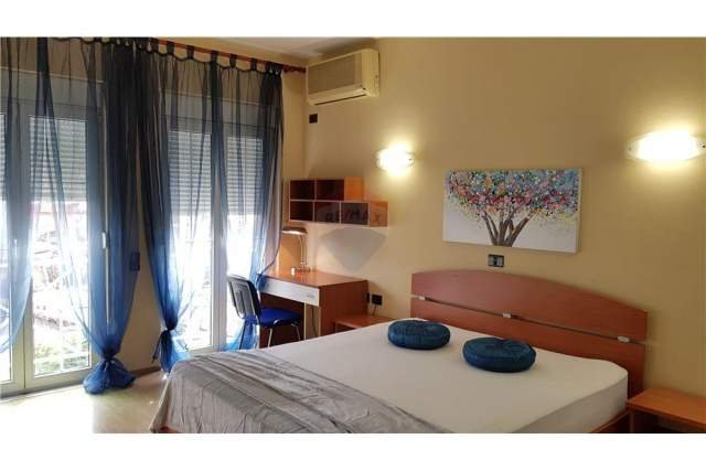 Tirane, jepet me qera apartament 1+1 Kati 3, 105 m² 500 Euro (rruga e barrikadave)