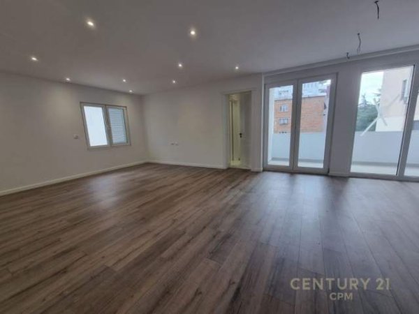 Tirane, shitet apartament 2+1 prane MOZAIKUT TE TIRANES, 108 m² 137.000 Euro