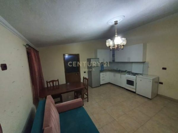 Tirane, jepet me qera apartament 2+1+A Kati 4, 98 m² 400 Euro