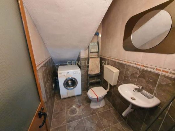 Tirane, jepet me qera apartament 2+1 Kati 3, 98 m² 350 Euro