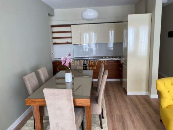Tirane, jap me qera apartament 3+1+BLK Kati 3, 102 m² 650 Euro (kodra e diellit)
