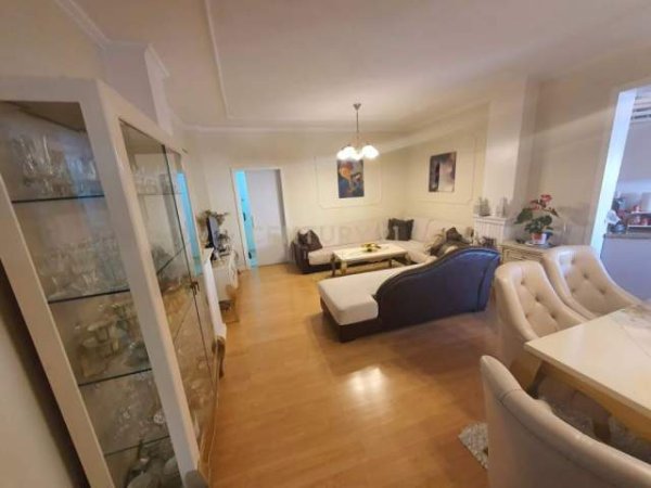 Tirane, SHESIM APARTAMENT 2+1 LUKSOZ , TEK 21 DHJETORI PRANE MOZAIKUT