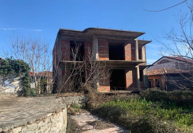 Elbasan, shitet 317 m² 210.000 Euro
