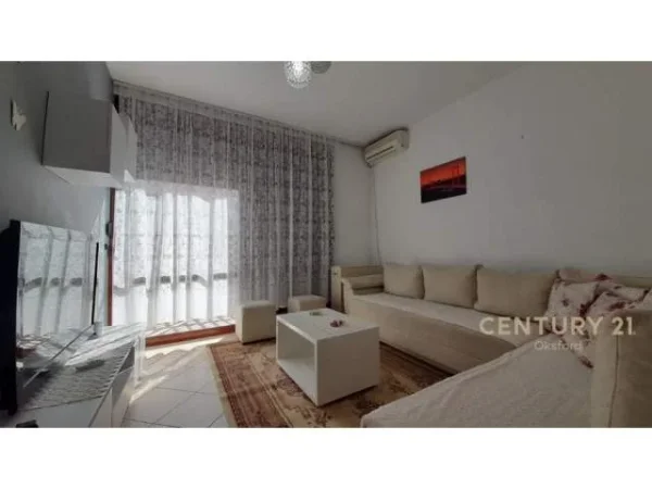 Tirane, jepet me qera apartament 2+1 Kati 3, 77 m² 450 Euro