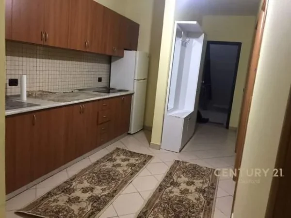 Tirane, jepet me qera apartament 2+1 Kati 3, 77 m² 450 Euro