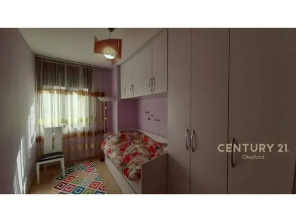 Tirane, jepet me qera apartament 2+1 Kati 3, 77 m² 450 Euro