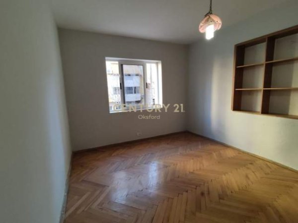 JEPET ME QIRA APARTAMENT 5+1+2 PRANE STADIUMIT DINAMO Kati 2, 700 Euro