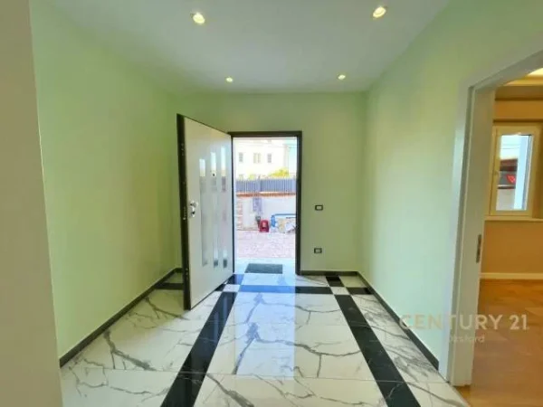 FARKE,JEPET ME QERA VILE 2 KATE 1.500 Euro