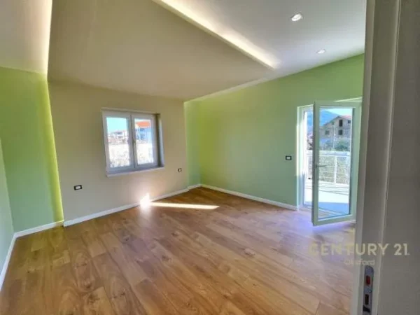 FARKE,JEPET ME QERA VILE 2 KATE 1.500 Euro