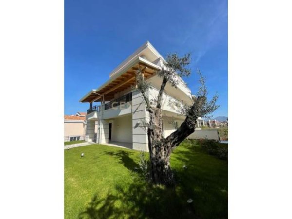 Tirane, jepet me qira vile luksoze 6000 Euro/muaj (AKACIA HILLS REZIDENCE)